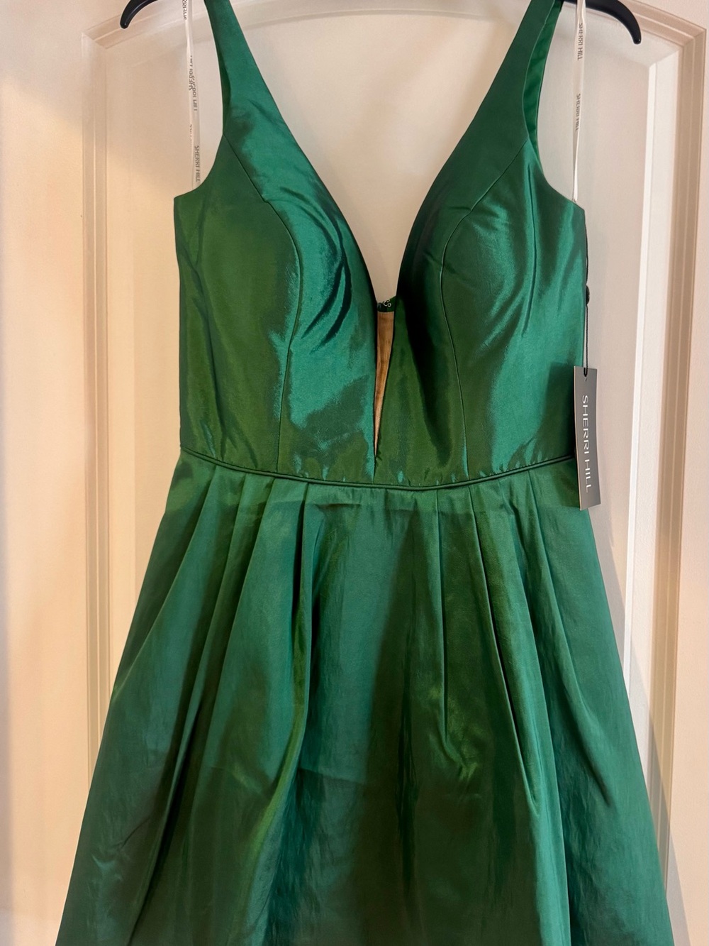 Sherri Hill Emerald Green V-Neck Pleated Satin Prom Dress